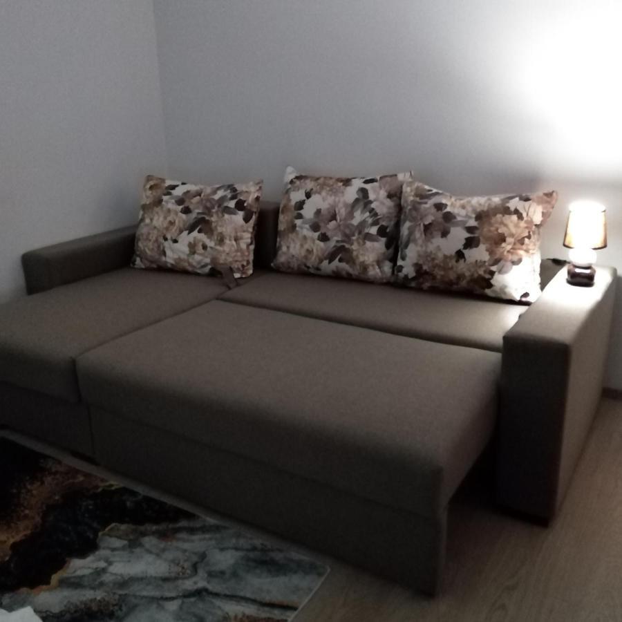 Garsoniera Rebecca Apartment Tîrgu Ocna Екстериор снимка