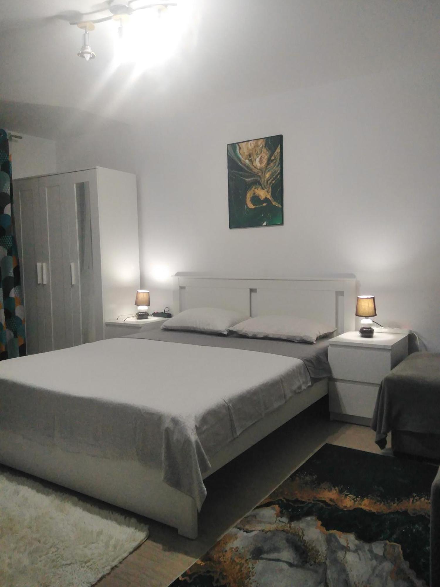Garsoniera Rebecca Apartment Tîrgu Ocna Екстериор снимка